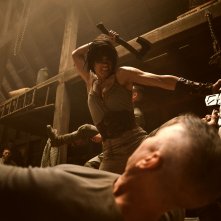 Rebel Moon - Parte uno: Figlia del fuoco - Sofia Boutella in una scena d'azione