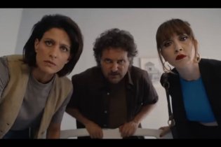 Pare Parecchio Parigi - Trailer