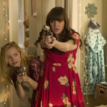 Barely Lethal: Hailee Steinfeld in una scena