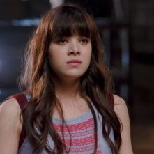 Barely Lethal: Hailee Steinfeld in una scena del film