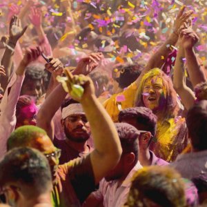 James May: Our Man in India, la festa Holi