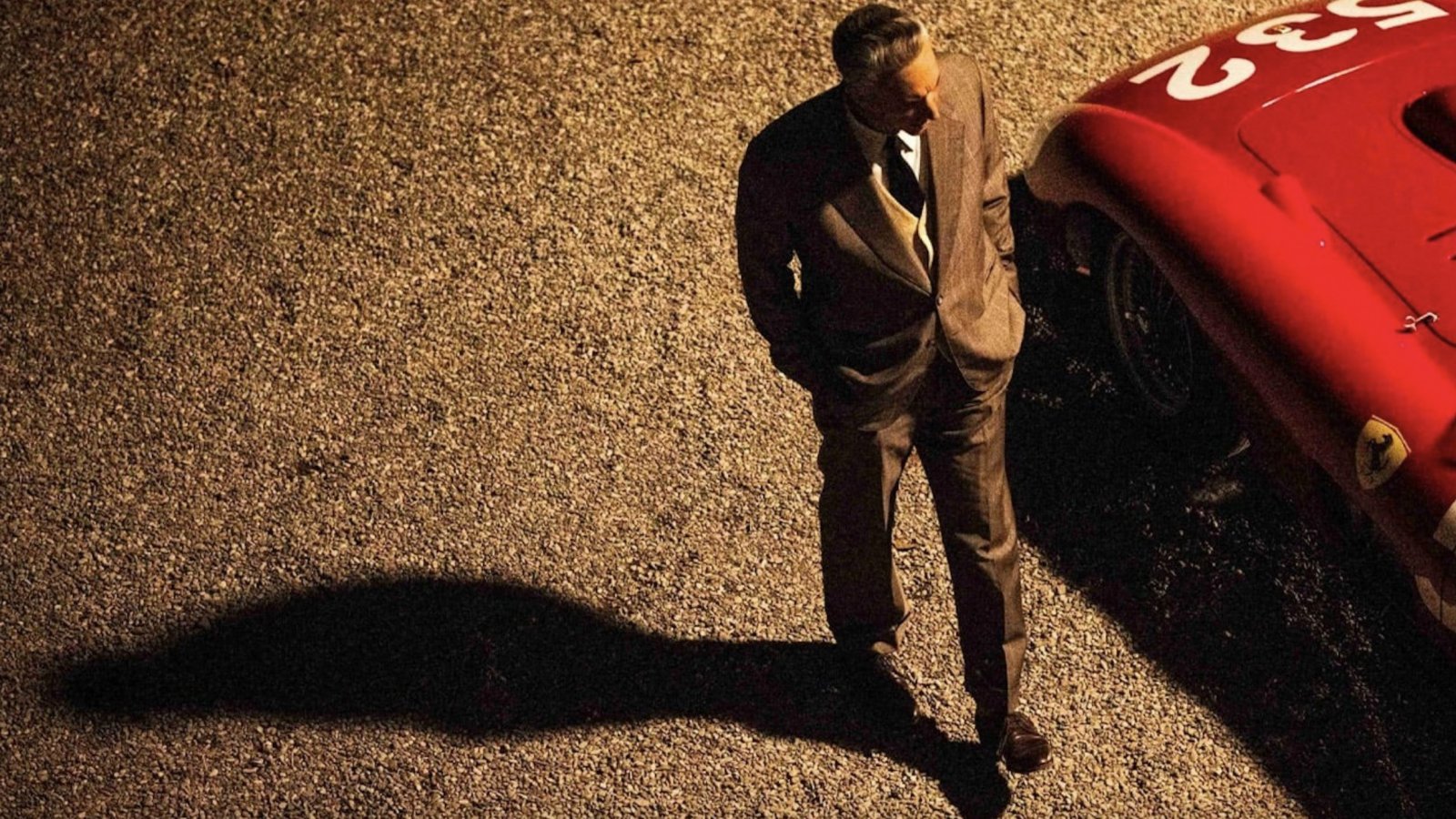 Ferrari, Michael Mann va matto per Modena: 'C'è poesia anche nell'acqua che si beve'