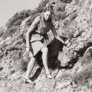 Grandmother's Footsteps: una foto tratta dal film