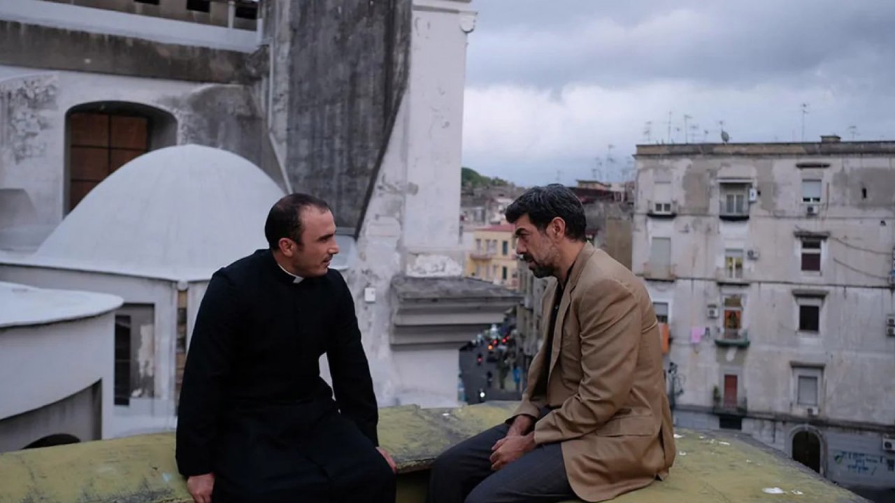 Nostalgia, Pierfrancesco Favino e i luoghi di Napoli come metafora del film