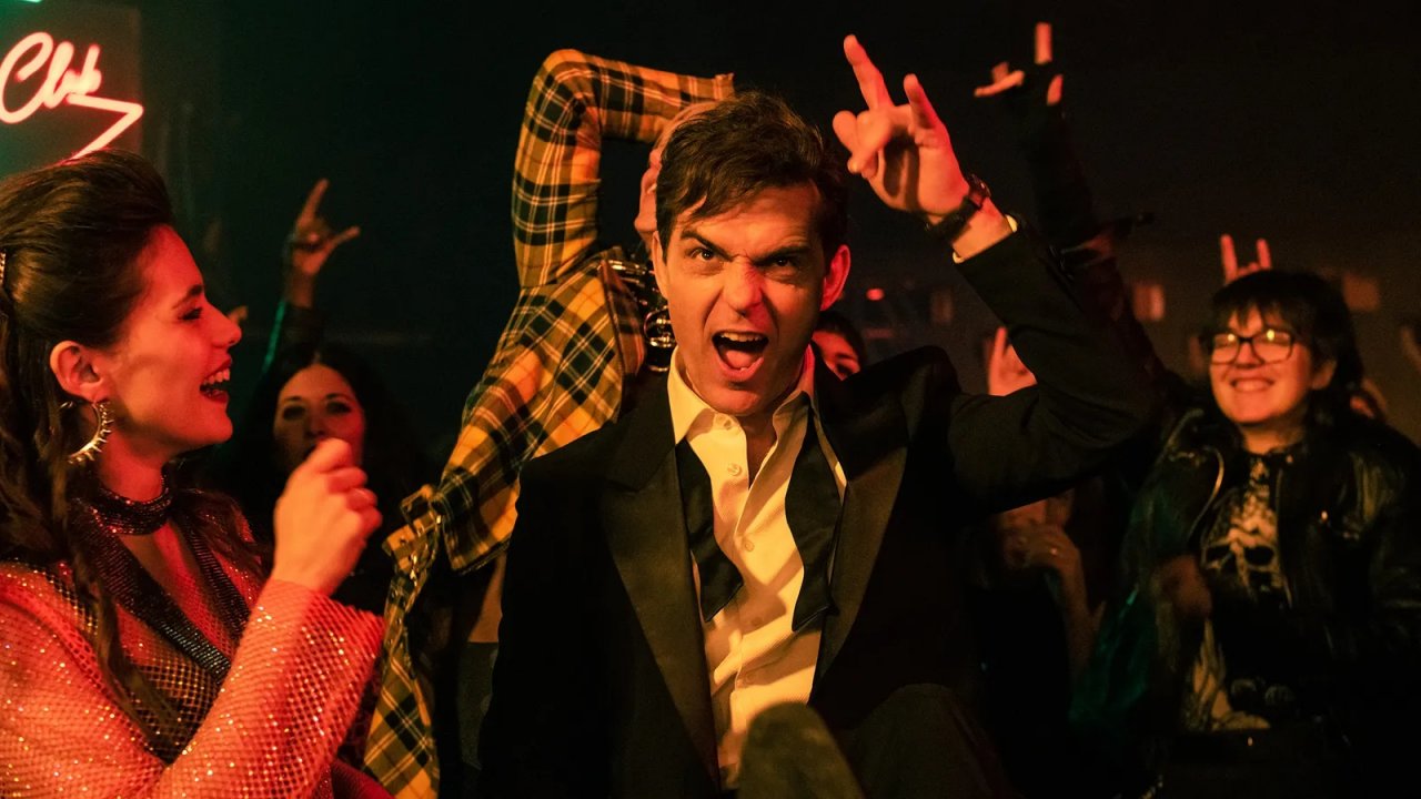 Berlino, la recensione del finale: clandestinità, rischi e l’amore come unica ragione