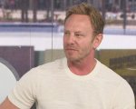 Ian Ziering aggredito da un gruppo di motociclisti a Los Angeles, online i video della rissa