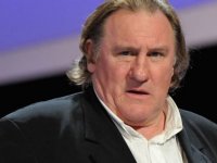 'Depardieu è un maiale', la scritta fuori dalla casa dell'attore Benoit Poelvoorde, che sostiene il collega
