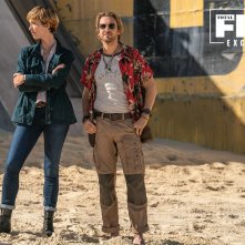 Godzilla e Kong: Il Nuovo Impero, Dan Stevens e Rebecca Hall in una foto del film