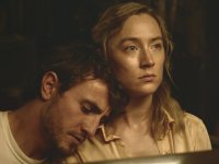 Il nemico, la recensione: Saoirse Ronan e Paul Mescal per uno spento melò distopico