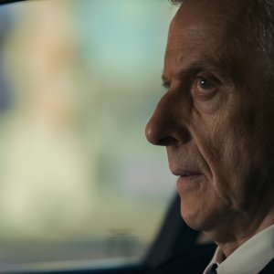 Criminal Record: Peter Capaldi in una scena della serie Apple TV+
