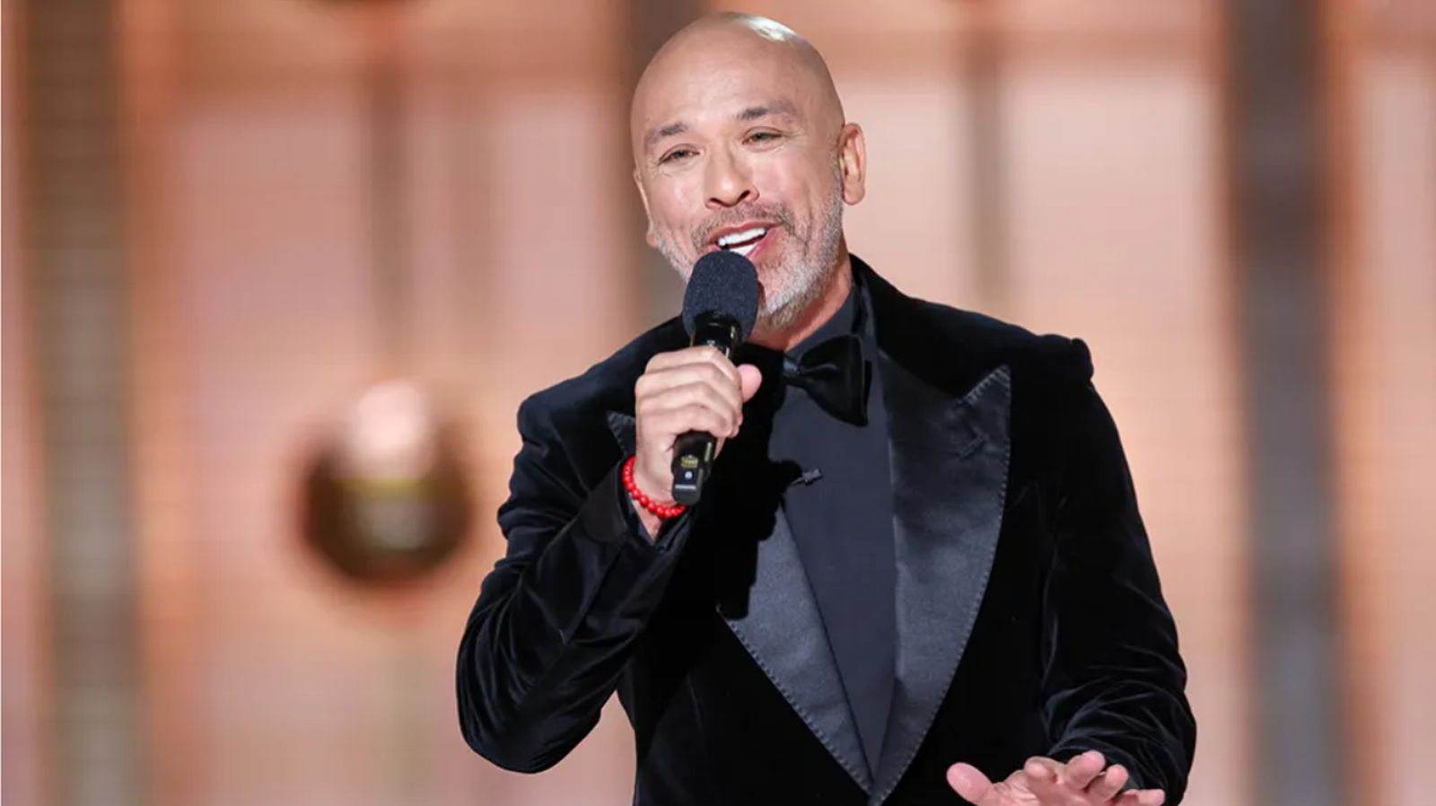 Golden Globes 2024:  la battuta sul pene di Barry Keoghan nel discorso di apertura
