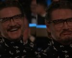 Pedro Pascal ha ricreato il suo famoso meme ai Golden Globe 2024