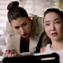 Lift: Úrsula Corberó, Yun Jee Kim in una scena del film