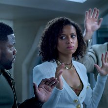 Lift: Kevin Hart, Gugu Mbatha-Raw, Billy Magnussen in una scena del film