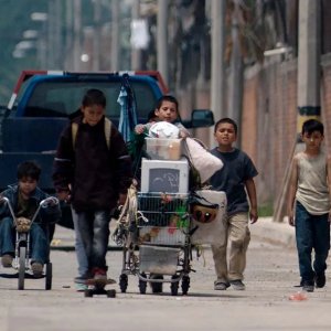 Tigers Are Not Afraid: una scena del film