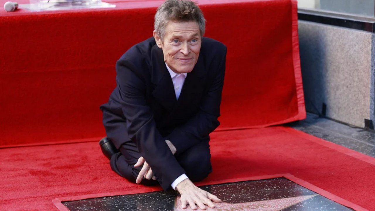 Beetlejuice 2, Willem Dafoe si pente di aver spoilerato il film: 'Tim Burton avrà pensato 'Quel bastardo...''