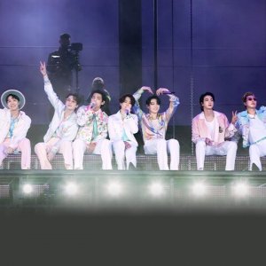 BTS Monuments: Beyond the Star, il gruppo in un momento della docu-serie Disney+