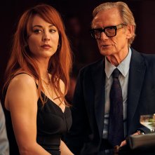 Gioco di ruolo: Kaley Cuoco e Bill Nighy in una scena del film