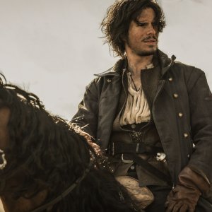 I tre Moschettieri: Milady - François Civil in una scena del film