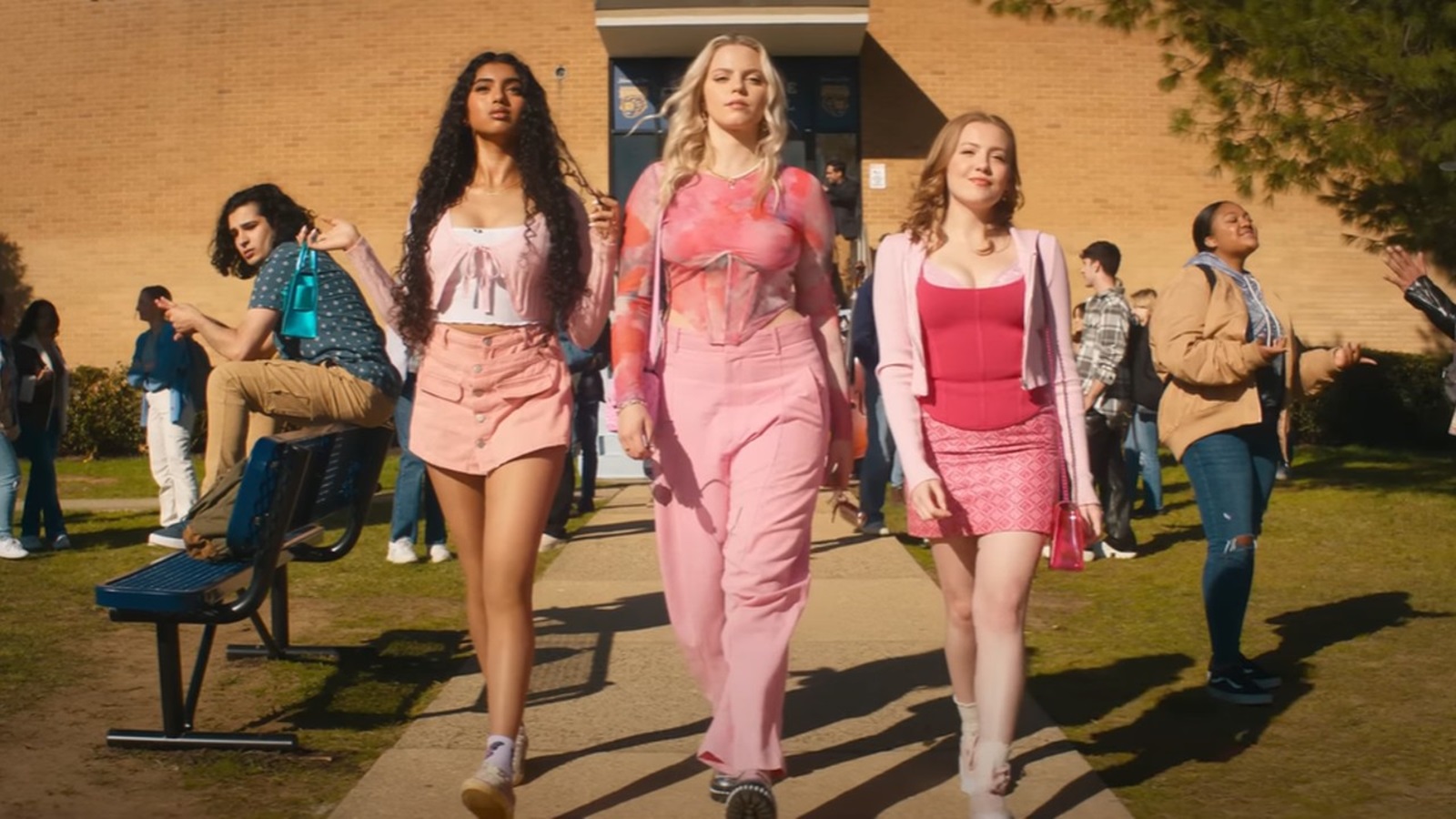 Mean Girls, Paramount risponde alle critiche online: 'Gli spettatori sapevano che era un musical'