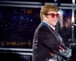 Elton John conquista l'Emmy e diventa la 19esima persona a entrare nella lista degli EGOT