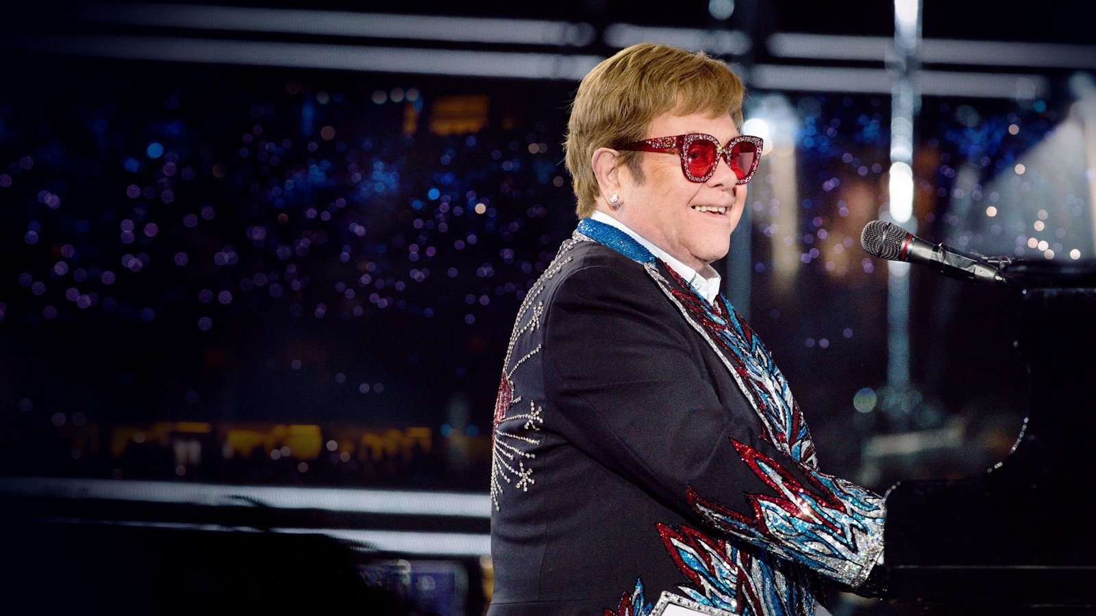 Elton John conquista l'Emmy e diventa la 19esima persona a entrare nella lista degli EGOT