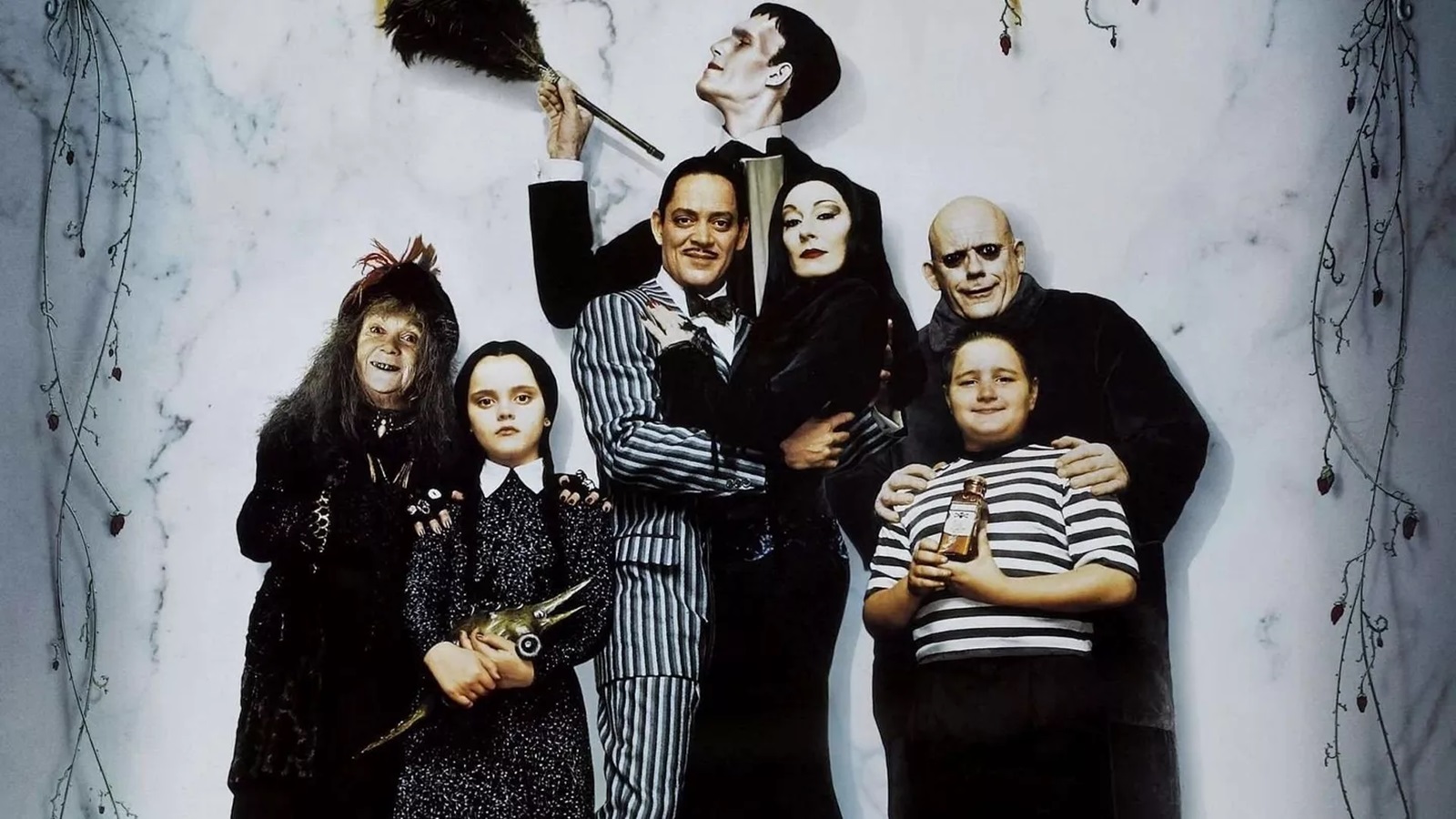La famiglia Addams prima di Mercoledì: perché riscoprire i film in streaming