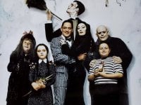 La famiglia Addams prima di Mercoledì: perché riscoprire i film in streaming