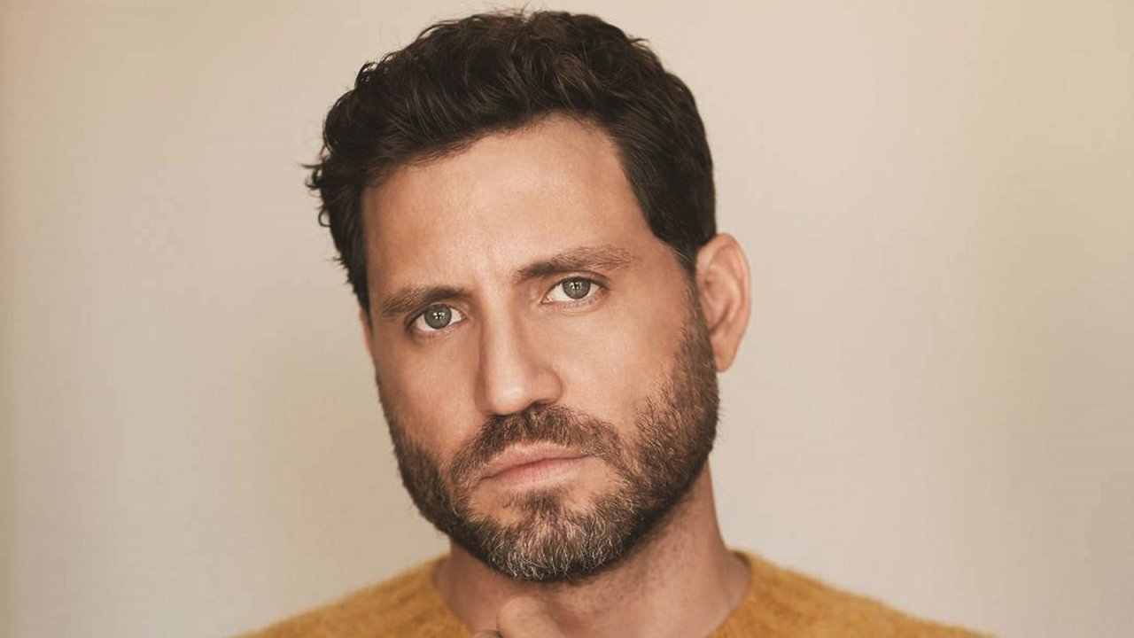 Edgar Ramirez dorme nudo, ma coi calzini: 'I miei piedi hanno bisogno di stare al caldo'
