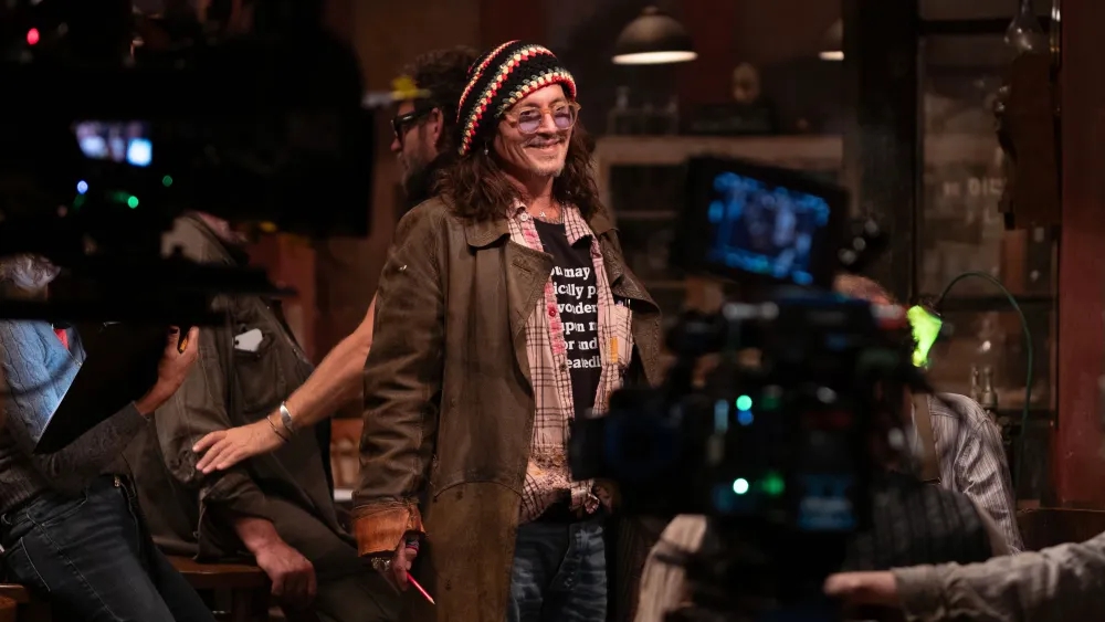 Johnny Depp sul set del film Modì