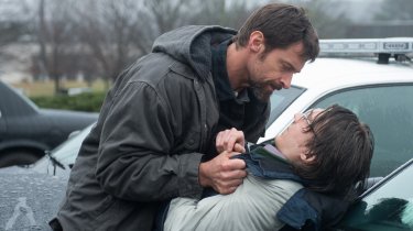 Prisoners: Hugh Jackman e Paul Dano in una concitata scena del film