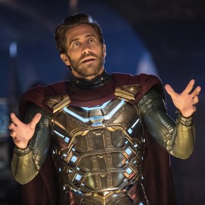 Spider-Man: Far from Home - Jake Gyllenhaal in una scena