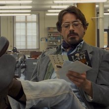 Robert Downey Jr. in una scena del film Zodiac di David Fincher