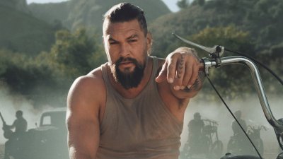 Jason Momoa ribadisce il suo amore per Aquaman nel monologo d'apertura del  SNL