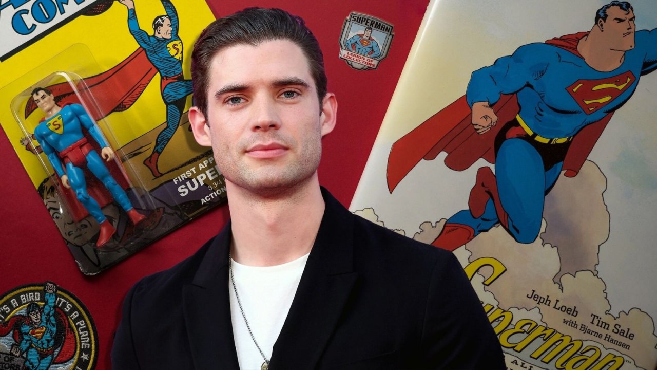 Superman: Legacy, James Gunn: 'David Corenswet ha avuto difficoltà a entrare nel costume di Henry Cavill'