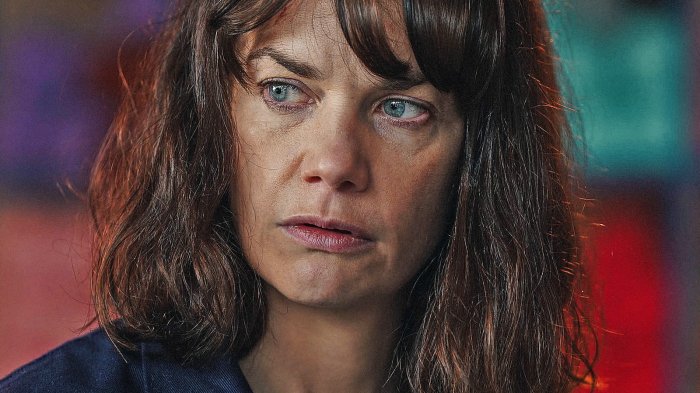 The Woman in the Wall: Ruth Wilson come Jack Torrance in Shining