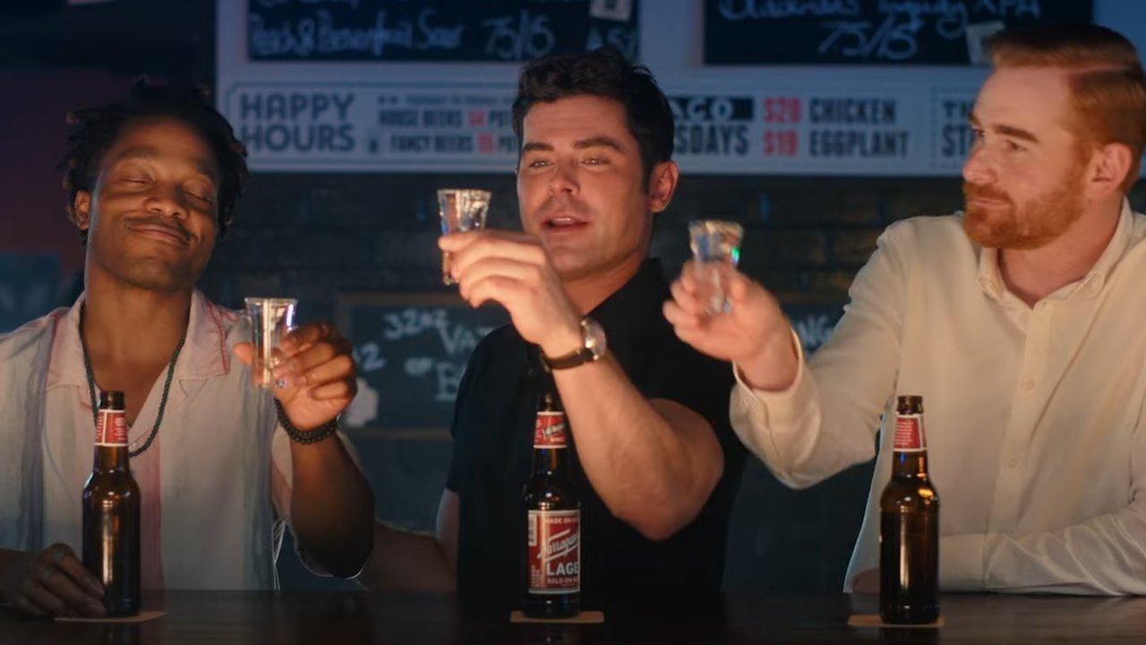 Ricky Stanicky: Zac Efron e John Cena nel trailer della commedia