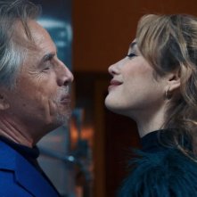 High Heat: Don Johnson, Olga Kurylenko in una scena del film