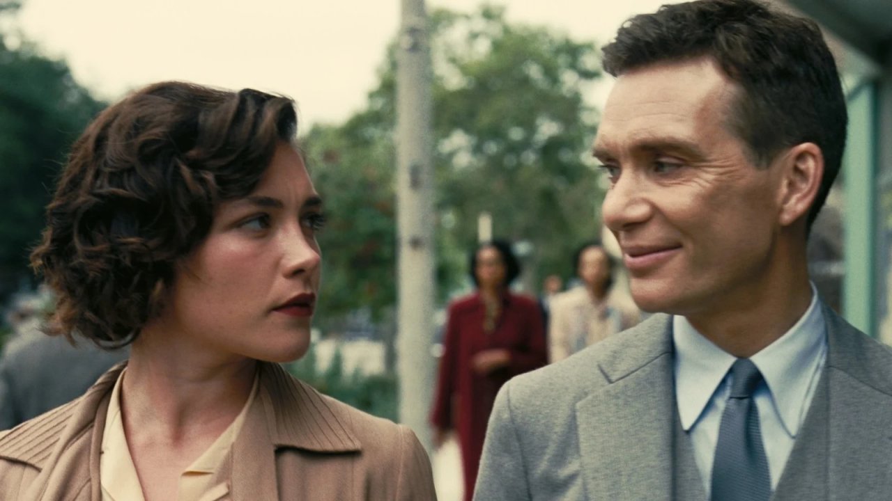 Oppenheimer, Florence Pugh: 'La telecamera si è rotta mentre io e Cillian Murphy eravamo nudi'