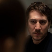 Upon Entry - L'arrivo: Alberto Ammann in una scena del film