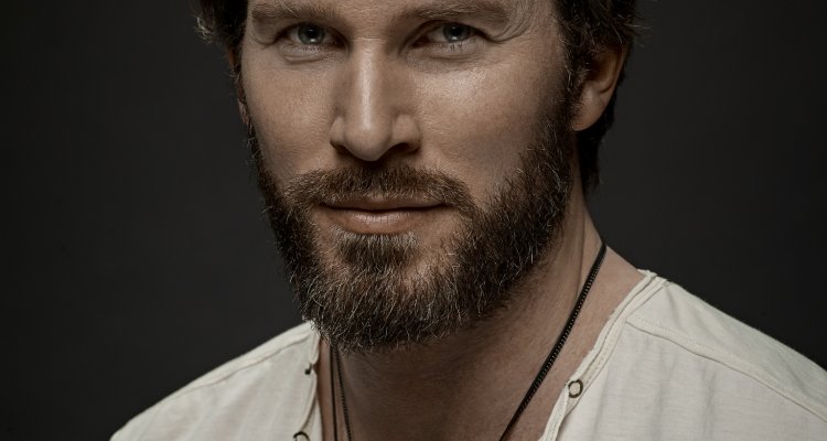 Christopher Roesel Christopher Russell: biografia, foto - Movieplayer.it