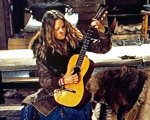 The Hateful Eight: Kurt Russell ha distrutto una chitarra di 145 anni sul set su ordine di Quentin Tarantino