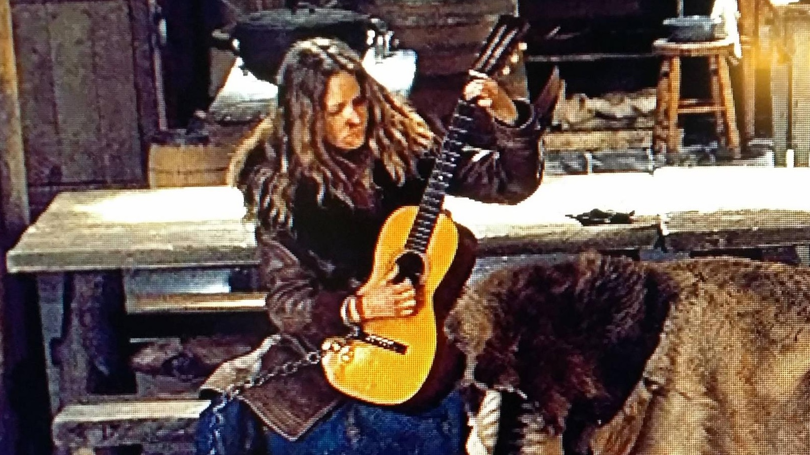 The Hateful Eight: Kurt Russell ha distrutto una chitarra di 145 anni sul set su ordine di Quentin Tarantino