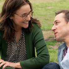 A dire il vero: Julia Louis-Dreyfus, Tobias Menzies in un'immagine