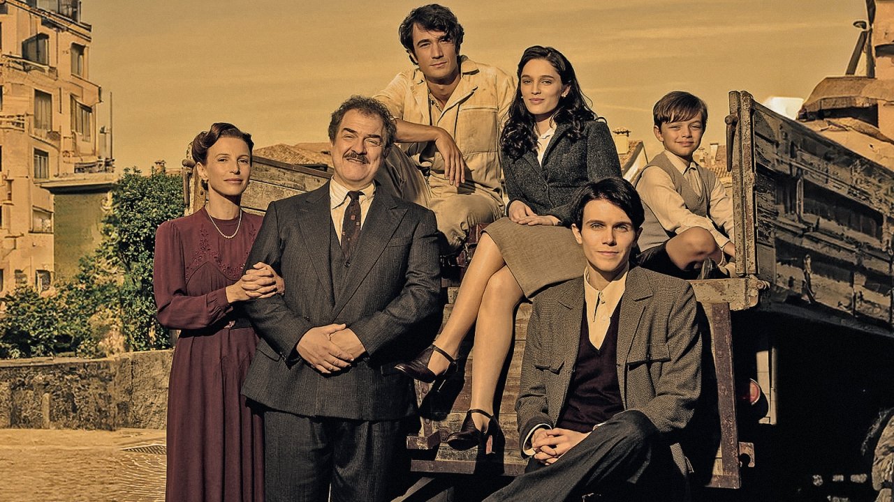 La rosa dell'Istria, la recensione: quando il dramma storico diventa un film tv patinato