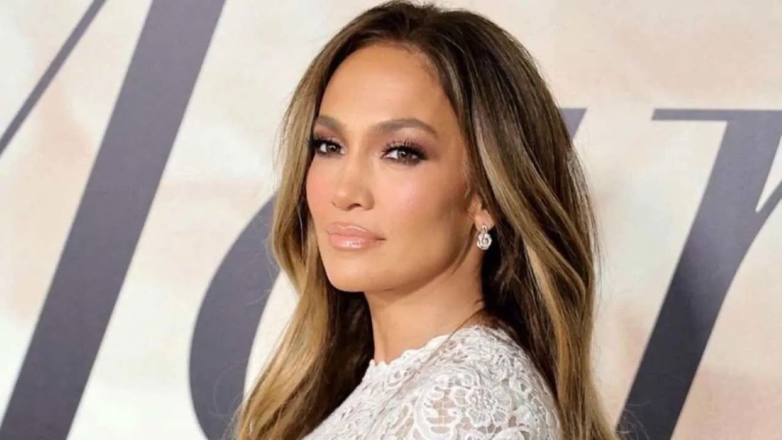 Jennifer Lopez a Verissimo: Silvia Toffanin sfida la Domenica In dedicata al Festival di Sanremo