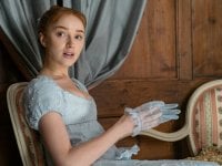 Phoebe Dynevor critica la situazione per le attrici della sua età: 'Ci sono molti più ruoli per gli uomini'