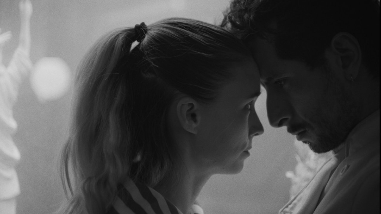 Rooney Mara cameriera innamorata di uno chef messicano nei poster de La cocina