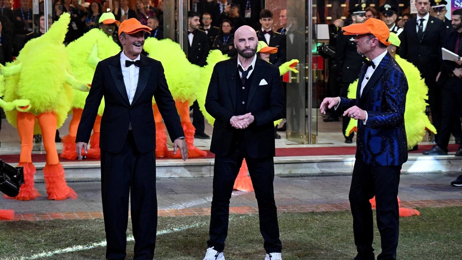 Sanremo 2024, Fiorello, Amadues e il ballo del Qua Qua con John Travolta: 'Terrificante'