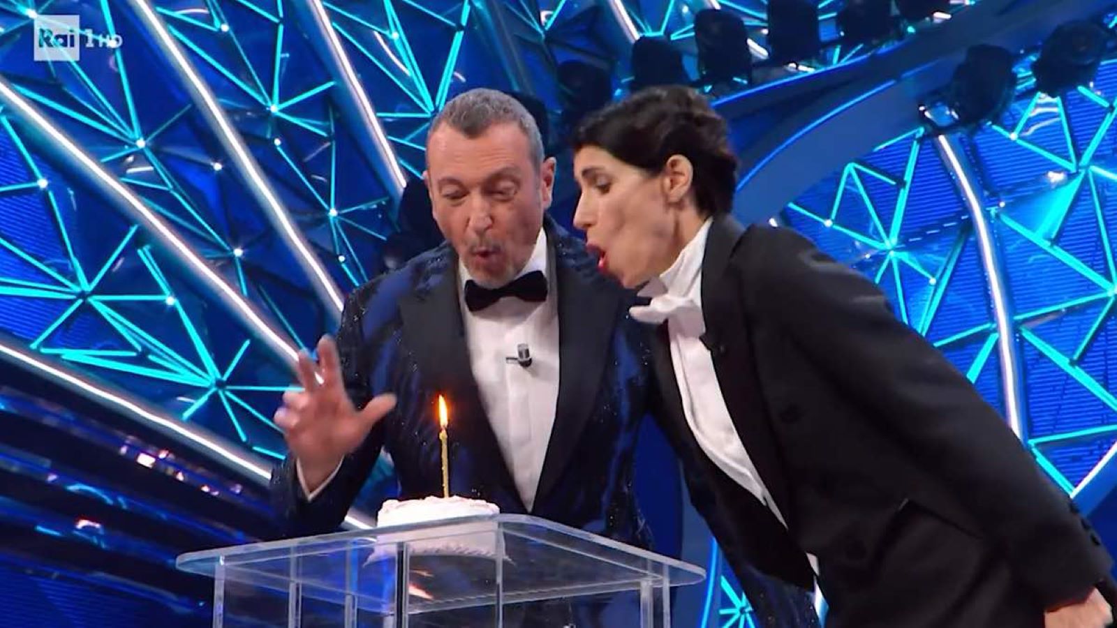 Ascolti 7 febbraio: la seconda serata di Sanremo 2024 supera ancora i 10 milioni  di spettatori